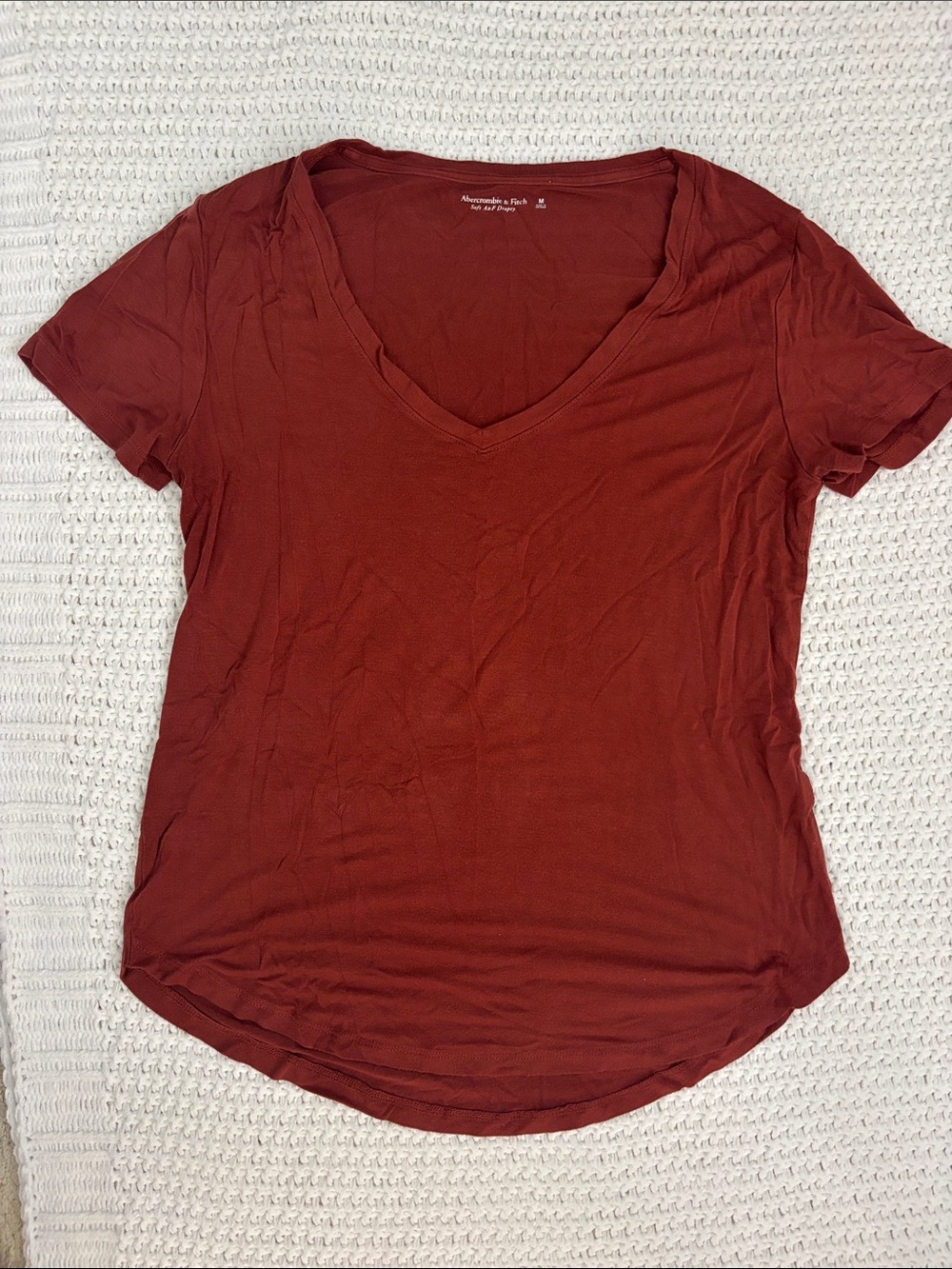 Abercrombie & Fitch Women's V-Neck Short Sleeve Tee Soft A&F Drapey - Brick Red